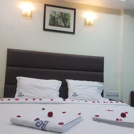 Ample Yard Hotel Madras Buitenkant foto