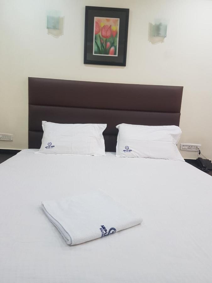 Ample Yard Hotel Madras Buitenkant foto