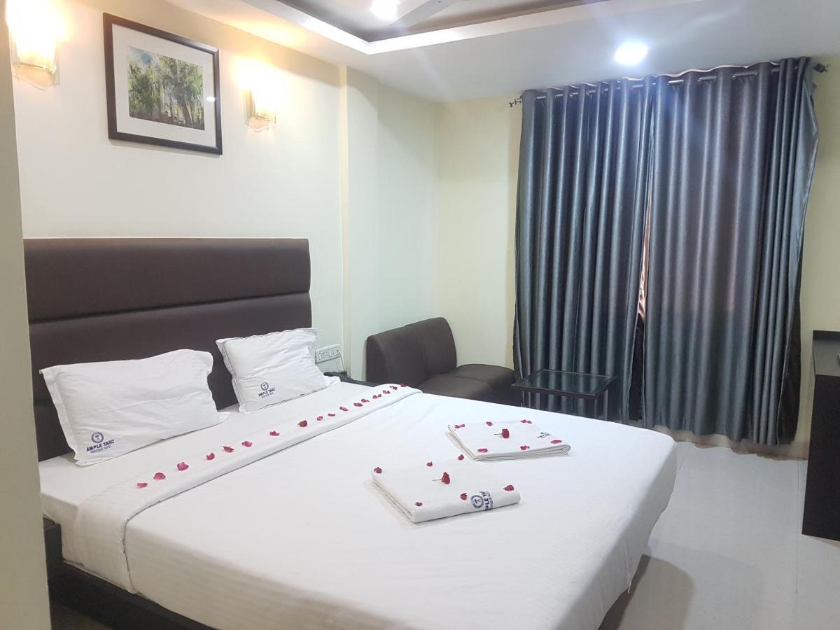 Ample Yard Hotel Madras Buitenkant foto