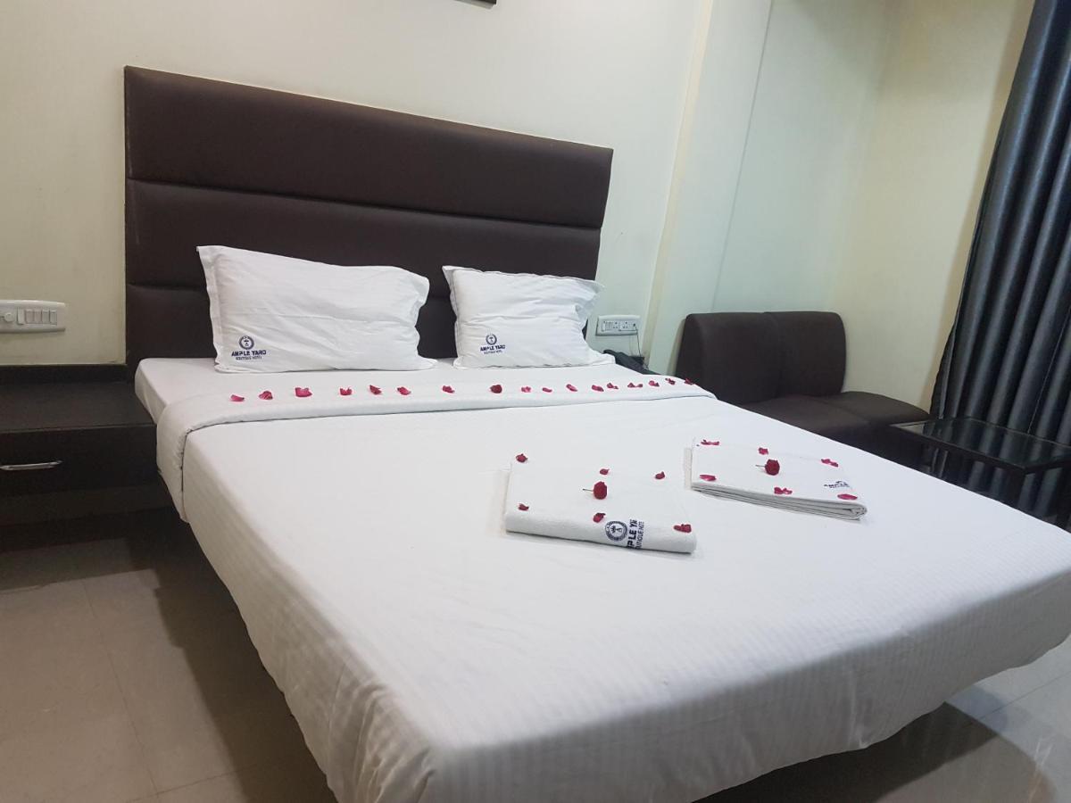 Ample Yard Hotel Madras Buitenkant foto